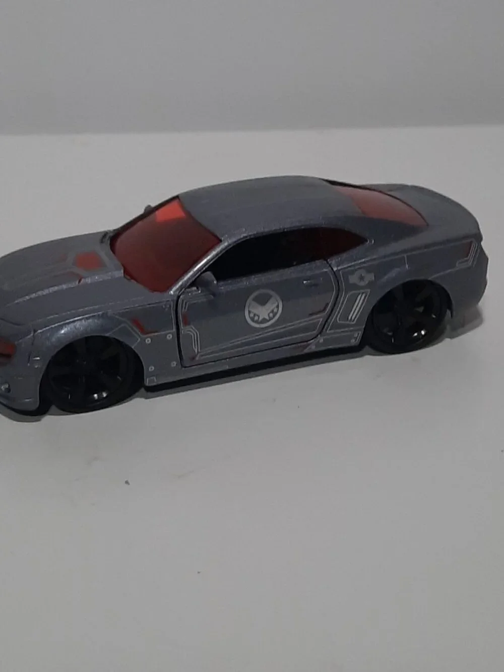 Jada Marvel War Machine 2010 Chevy Camaro SS 1:32 Diecast Car Avengers 32516